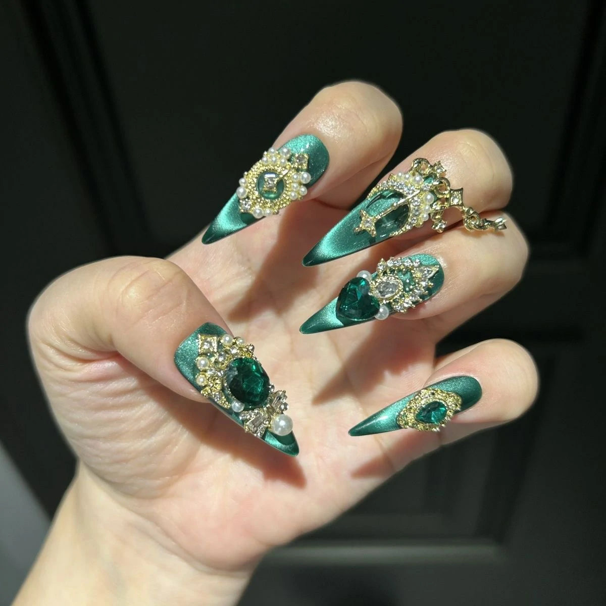 ⬛️NANABOSS🔷💚Emerald Royal Crown Nails 👑
