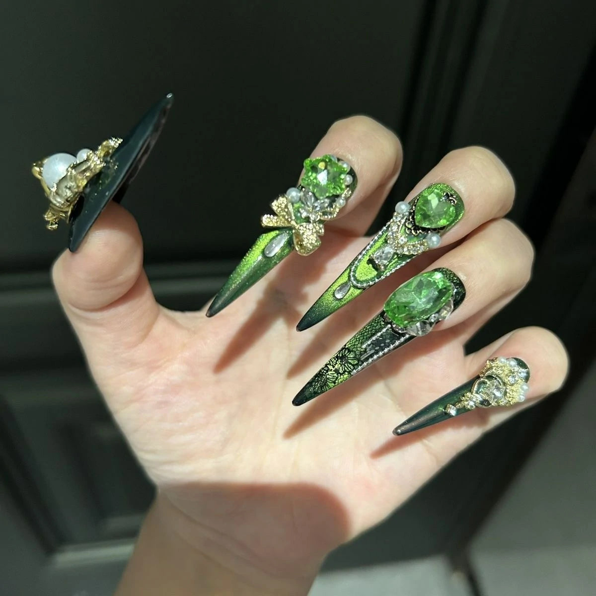 ⬛️NANABOSS🔷💚Emerald Royal Gothic Nails 👑