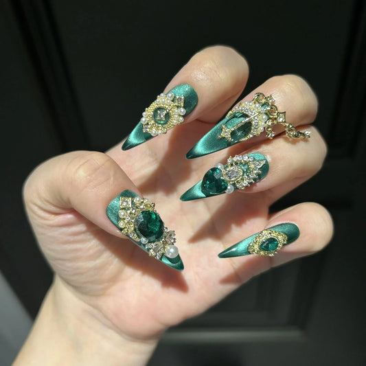 ⬛️NANABOSS🔷💚Emerald Royal Crown Nails 👑