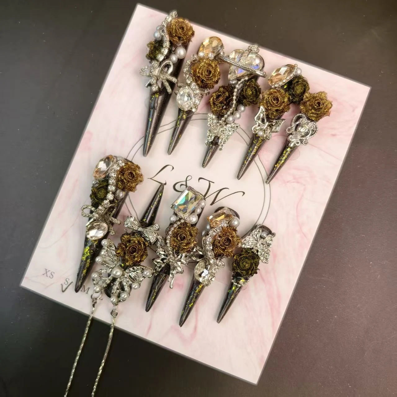 ⬛️NANABOSS🔷🖤Gilded Rose Gothic Nails🦋