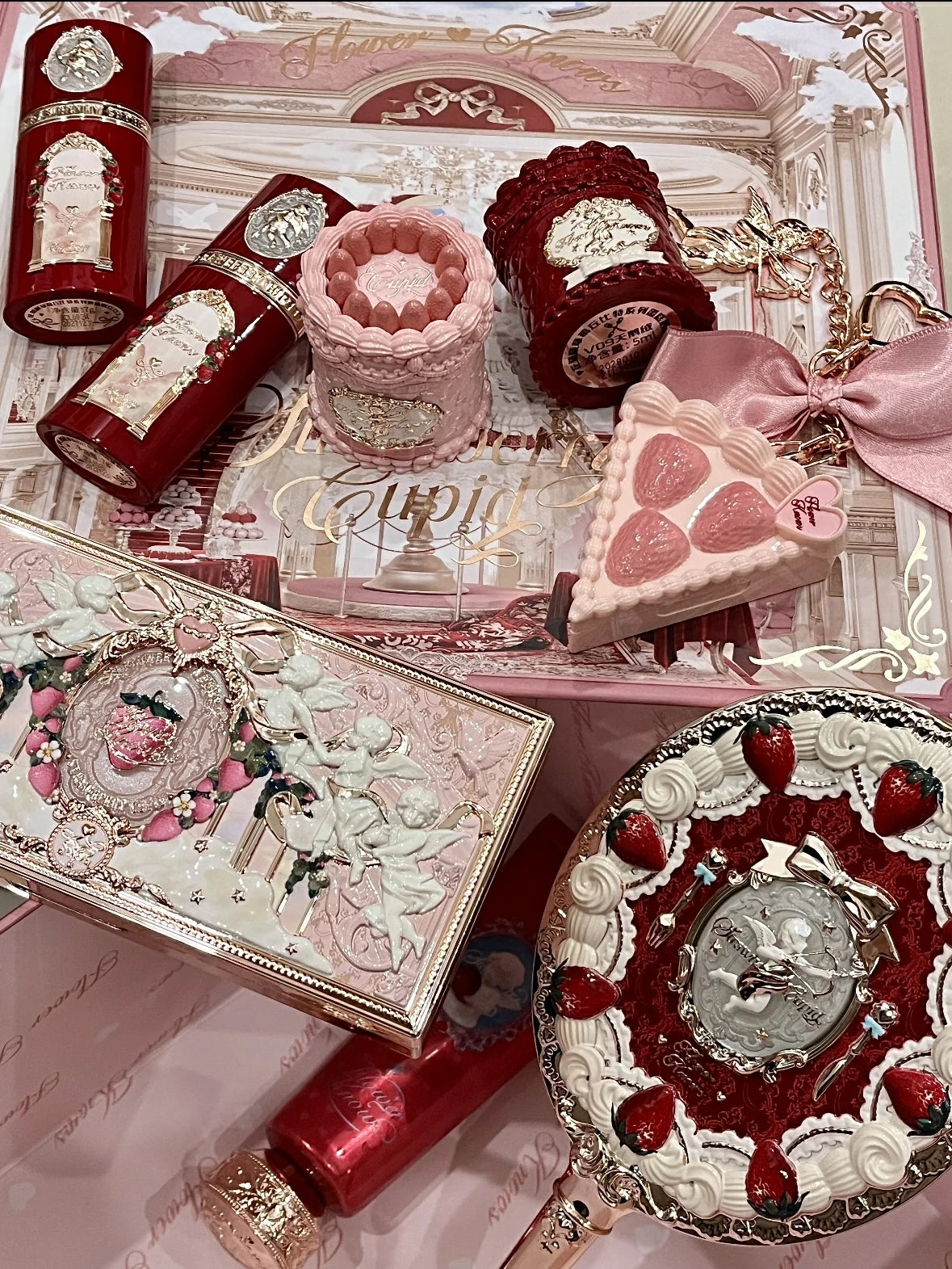 ⬛️NANABOSS🔷 Cupid Strawberry Cake Limited-Edition Makeup Gift Set (3 Free Gifts Included)